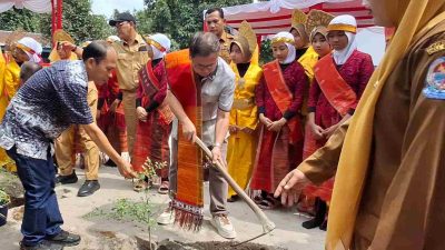 Sofyan Tan Resmikan 5 Ruang Kelas Baru dan Luncurkan Gerakan Penghijauan di Deli Serdang