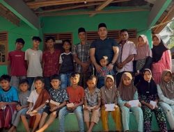 Ramadhan ke – 22, Ketua Fraksi Demokrat DPRD Palas Santuni Anak Yatim