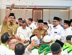 Bobby Nasution Menepungtawari 500 Calon Jemaah Haji, Tekankan Kesehatan dan Nama Baik Sumut