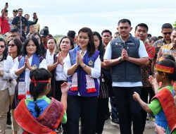 Kahiyang Ayu Turun ke Desa, Pastikan Posyandu di Samosir Tak Sekadar Seremoni