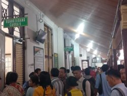 Masyarakat Pencari Keadilan Keluhkan Panasnya Area Tunggu Sidang di PN Medan
