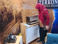 Kominfo Sumut Pamerkan Jejak Teknologi Komunikasi di PRSU 2026, Radio Telefunken hingga Telepon Era 1960-an Jadi Magnet Pengunjung
