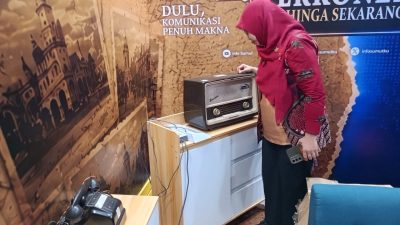 Kominfo Sumut Pamerkan Jejak Teknologi Komunikasi di PRSU 2026, Radio Telefunken hingga Telepon Era 1960-an Jadi Magnet Pengunjung