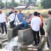 Tim Inggris Tinjau Pompa Air Tenaga Surya di Samosir