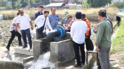 Tim Inggris Tinjau Pompa Air Tenaga Surya di Samosir