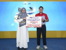 JNE Medan Salurkan Zakat Rp200 Juta untuk 11 Lembaga Sosial