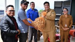 Bupati Samosir Tantang Petani Buktikan Hasil, Bantuan 5 Ton Bibit Kentang Jadi Penentu Dukungan Berikutnya