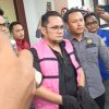 Detik-detik Mantan Kadis PMD Madina Kenakan Rompi Pink, Tersangka Kasus Korupsi Smart Village