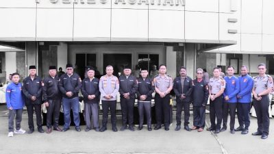 Perkuat Sinergi Kamtibmas, Polres Asahan Bagikan 100 Jaket kepada Da’i, Mitra Kamtibmas dan Pelatih Polisi Siswa