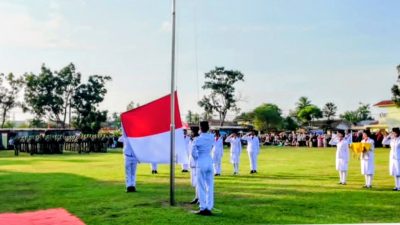 Rutan Pangkalan Brandan Hadiri Upacara Penurunan Bendera HUT Ke-81 RI di Kecamatan Babalan