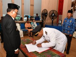 Erwin CS. Sidabutar Jadi Camat Simanindo, Wabup Samosir Tekankan Pelayanan Cepat dan Responsif