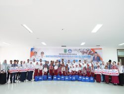 Pemkab Paluta Salurkan Bantuan Pendidikan bagi 833 Siswa