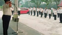 Peduli Kesehatan Pegawai, Bapas Kelas I Palangka Raya  Bagikan Multivitamin di Tengah Kabut Asap