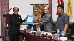 Wabup Samosir Sampaikan Nota Pengantar P-APBD 2026 dan Penyertaan Modal Bank Sumut