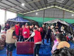 PDI Perjuangan Salurkan Bantuan Logistik untuk Pengungsi Sinabung