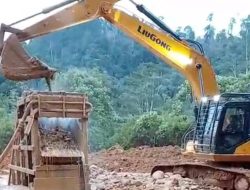 Sorotan Dugaan PETI di Sungai Batang Gadis, Warga Pertanyakan Pergerakan Alat Berat