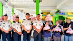 Komitmen Pelayanan Humanis: Rutan Tanjung Pura Salurkan Bantuan Kebersihan Diri Bagi Warga Binaan