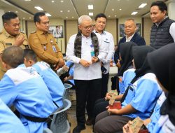 Kemnaker Bekali Pekerja Terdampak PHK Kembali ke Dunia Kerja