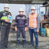 Antisipasi Kabut Asap Karhutla, PT Prima Multi Terminal Bagikan Masker kepada Pegawai